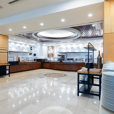 David Dead Sea Resort & Spa เอนโบเกก ภายนอก รูปภาพ The buffet at the hotel