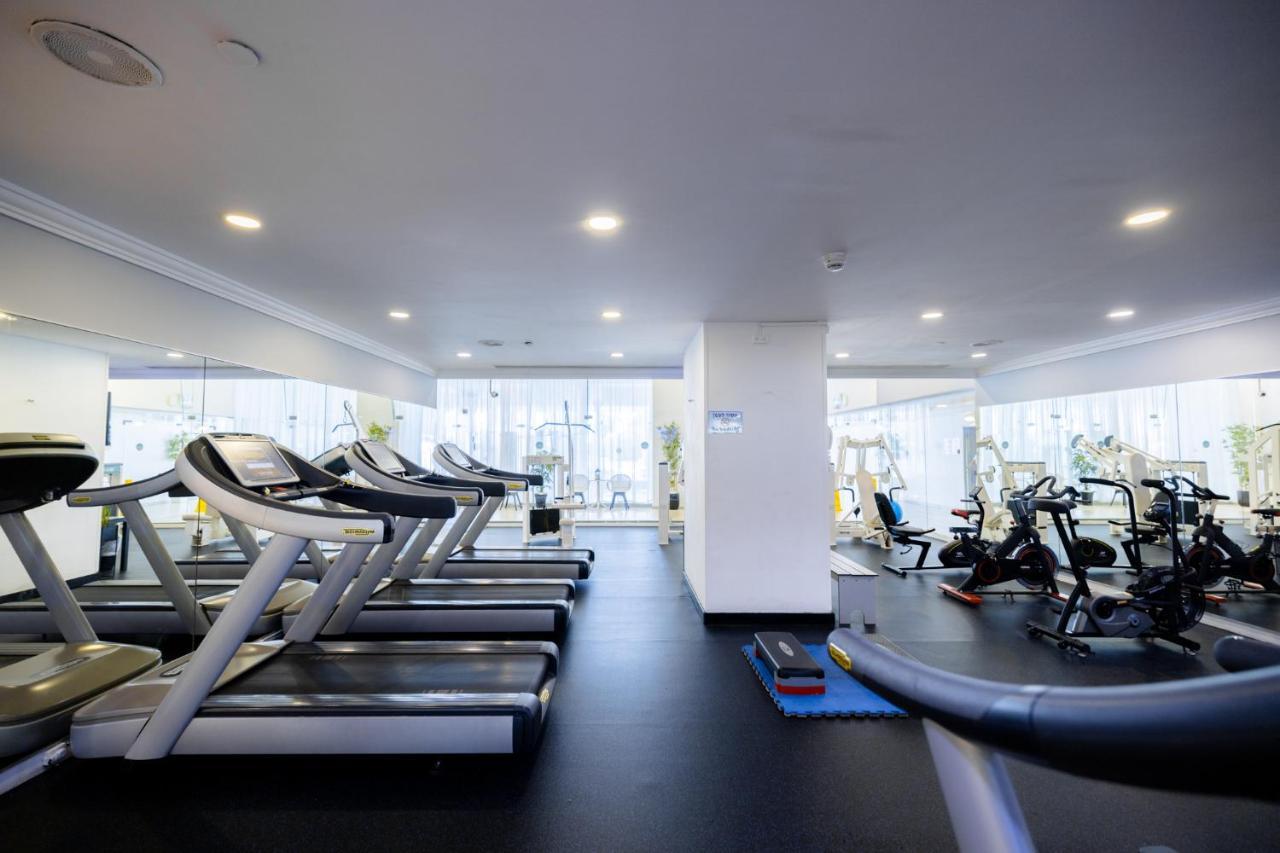 David Dead Sea Resort & Spa เอนโบเกก ภายนอก รูปภาพ The gym at the hotel