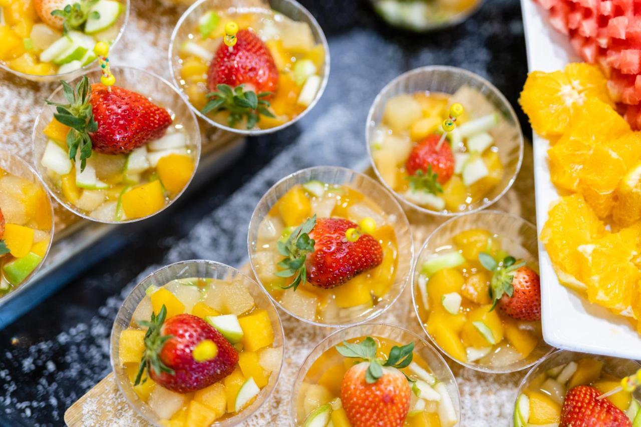 David Dead Sea Resort & Spa เอนโบเกก ภายนอก รูปภาพ Fruit salad