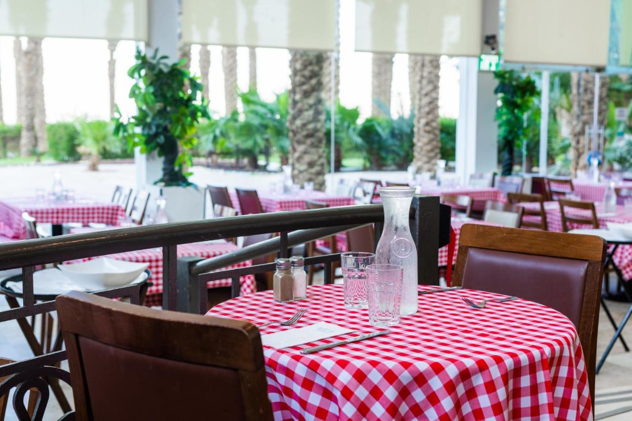 David Dead Sea Resort & Spa เอนโบเกก ภายนอก รูปภาพ Restaurant interior