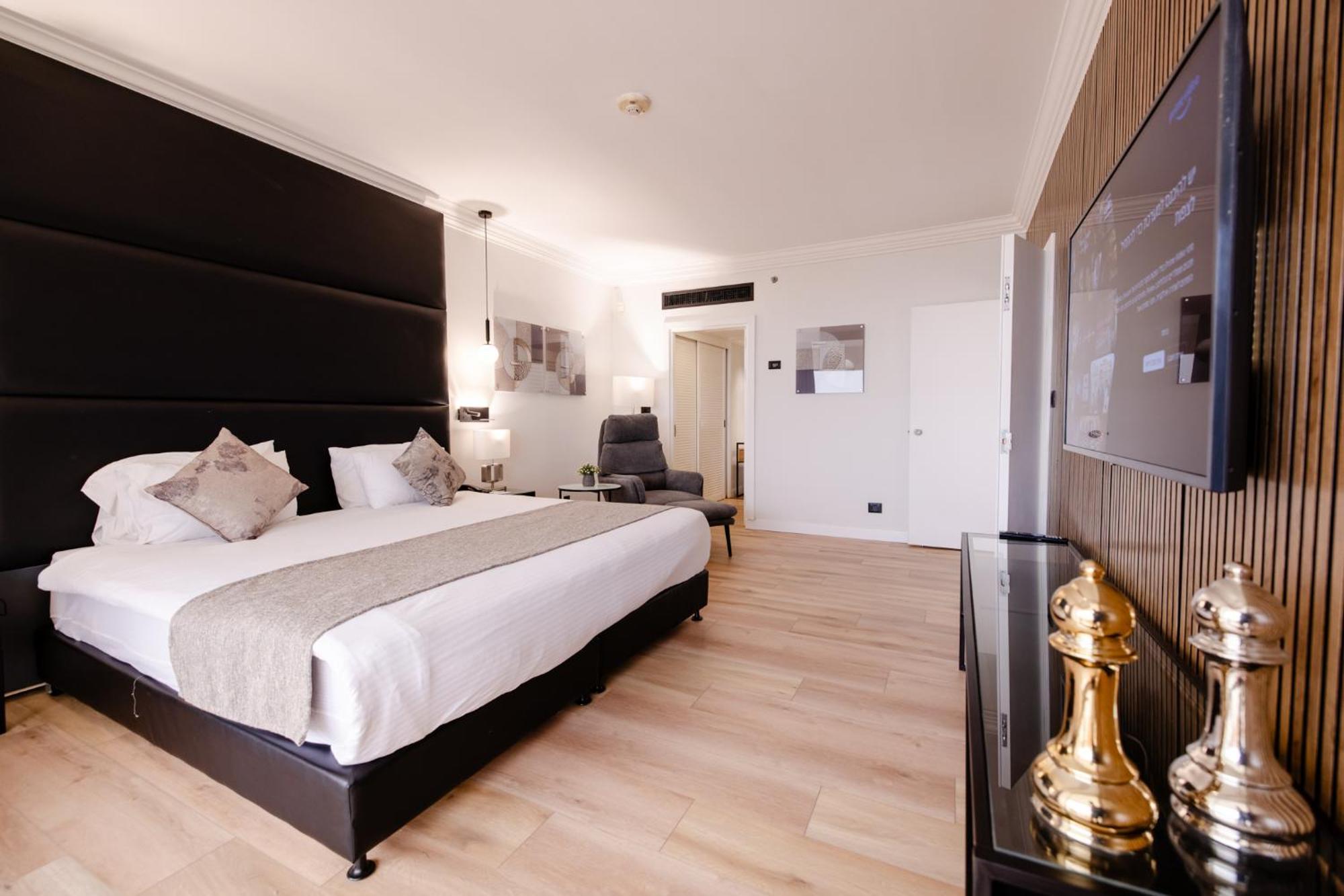 David Dead Sea Resort & Spa เอนโบเกก ภายนอก รูปภาพ A room at the hotel