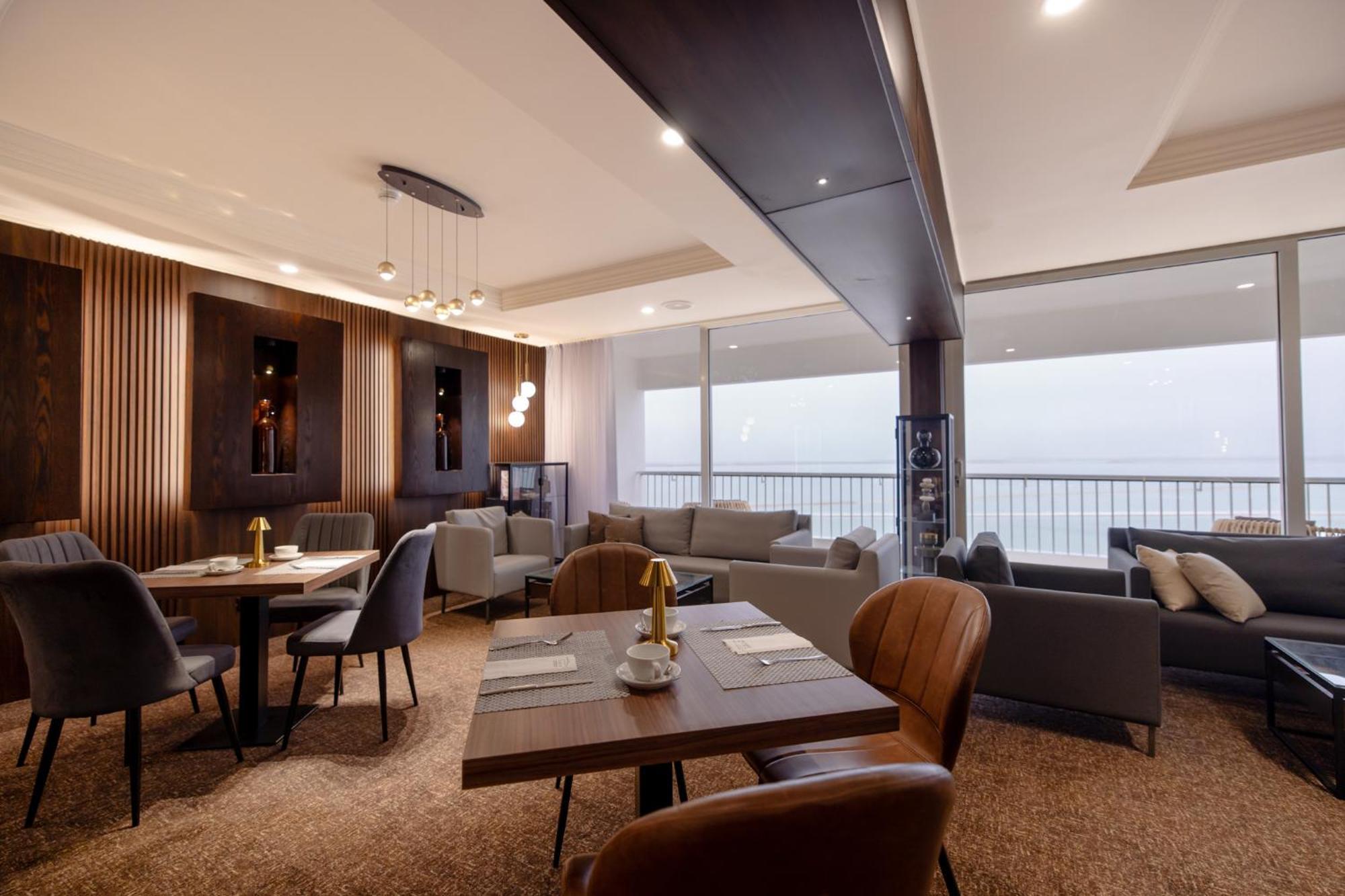 David Dead Sea Resort & Spa เอนโบเกก ภายนอก รูปภาพ The lounge at the airport