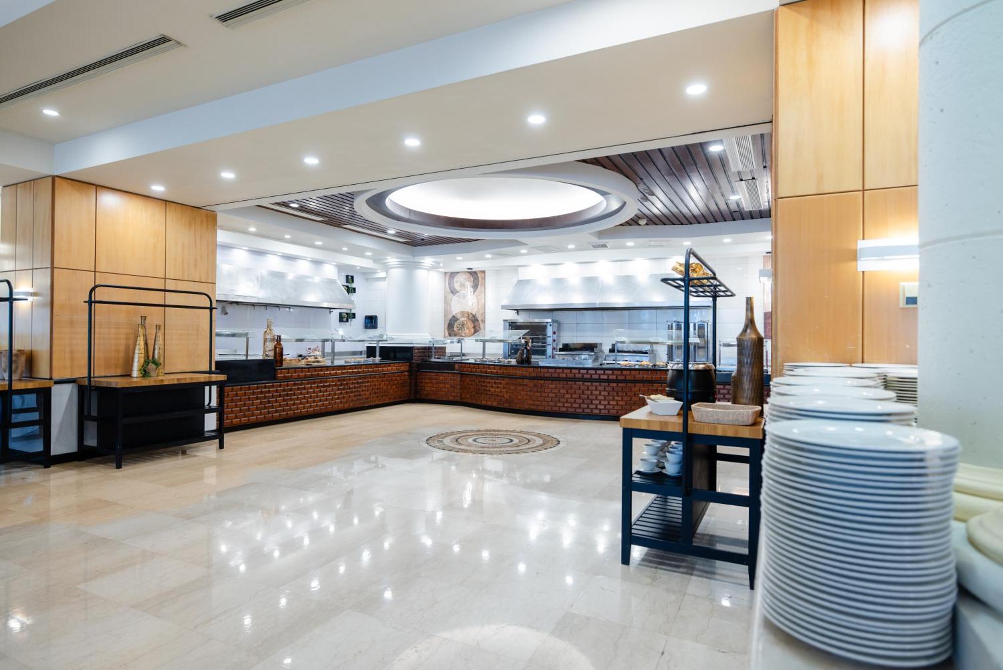David Dead Sea Resort & Spa เอนโบเกก ภายนอก รูปภาพ The buffet at the hotel