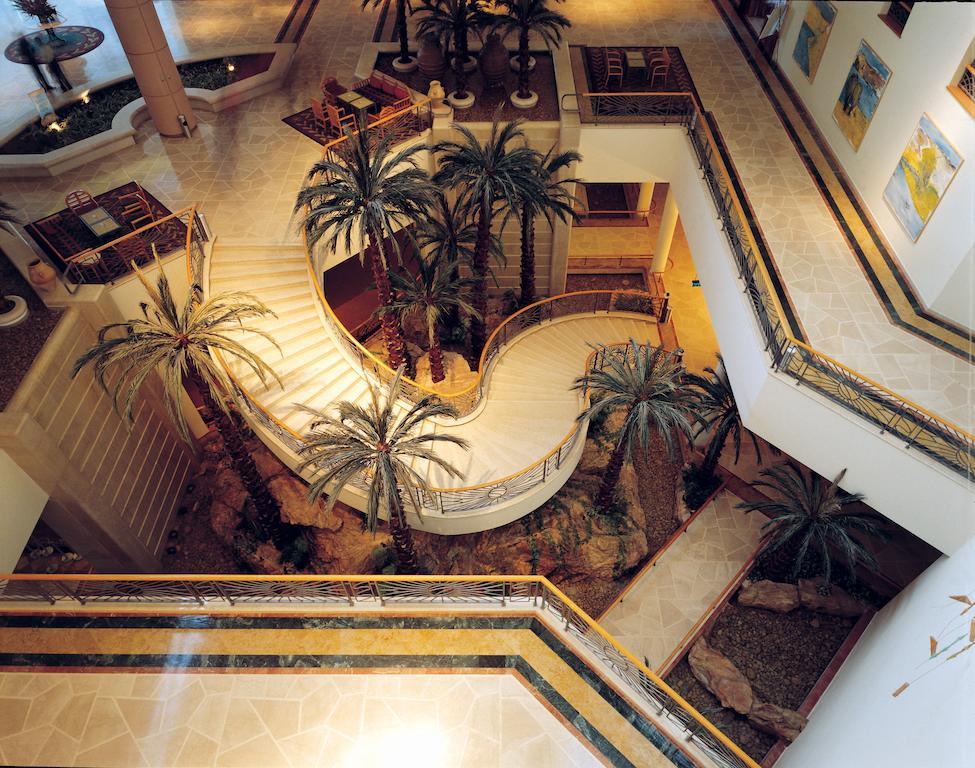 David Dead Sea Resort & Spa เอนโบเกก ภายนอก รูปภาพ Interior of the hotel